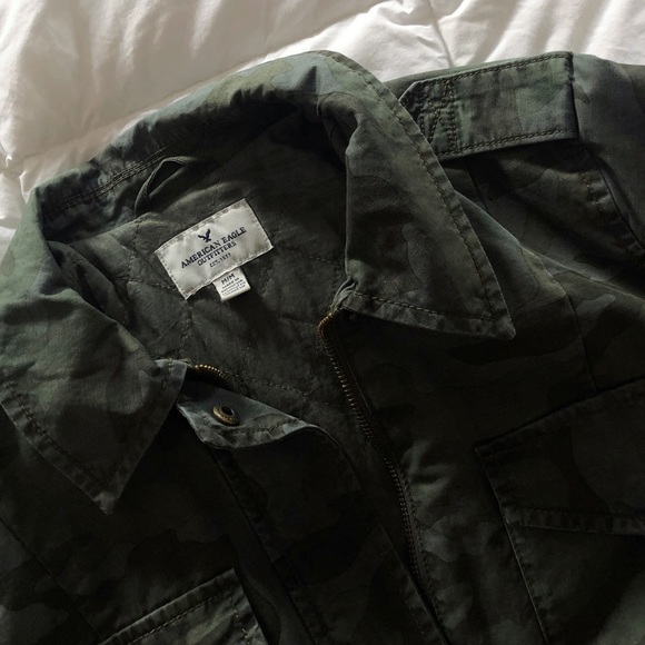 American Eagle Outfitters Cropped Camo Jacket - Picture 3 of 3